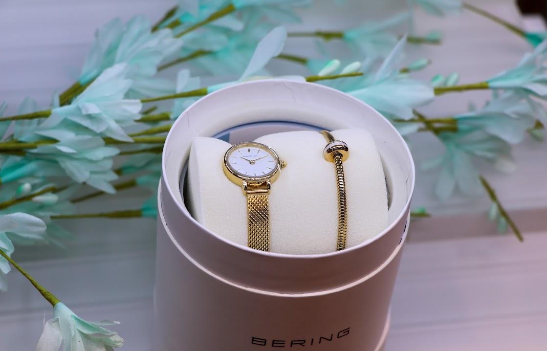 K Hollis Jewelers, Boutique & Wine Bar
