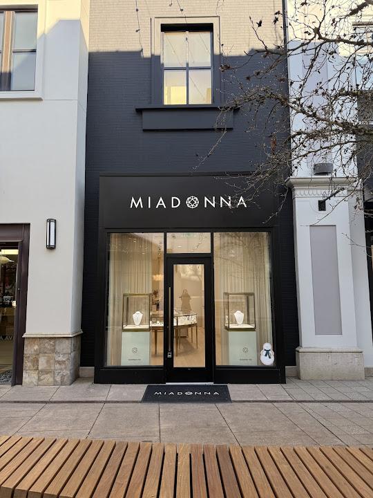 MiaDonna