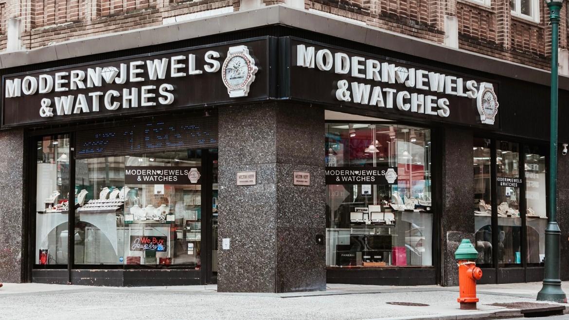 Modern Jewels & Watches