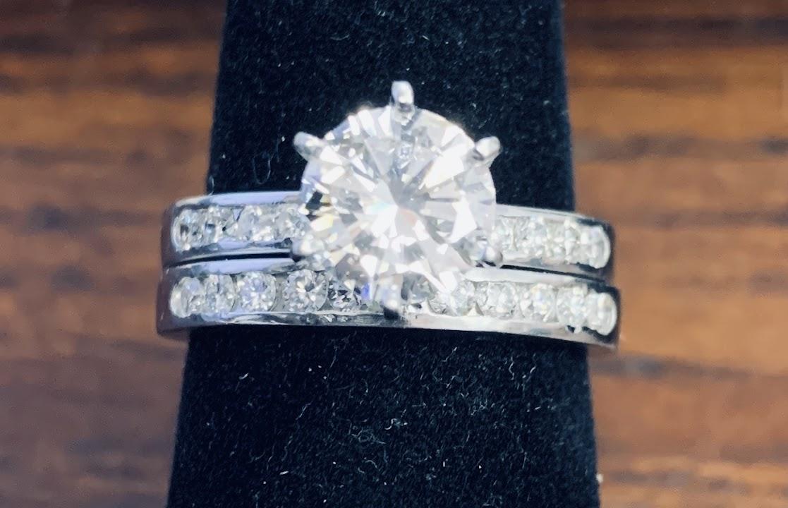 Mora's Jewelry Repair and More