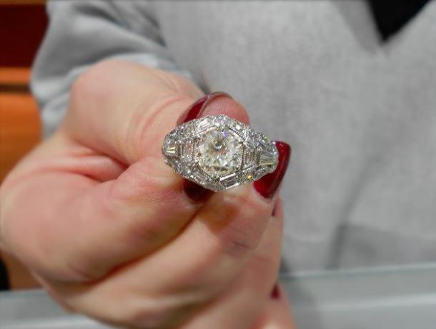 Saunders Lux Jeweler